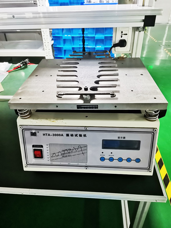 振動(dòng)試驗機_副本.jpg